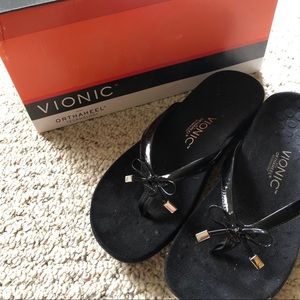 NIB Vionic Bella 2 sandals 8 patent